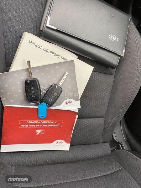 Kia Carens 1.7 CRDi VGT 115cv Concept 5pl de 2014 con 198.000 Km por 8.999 EUR. en Madrid