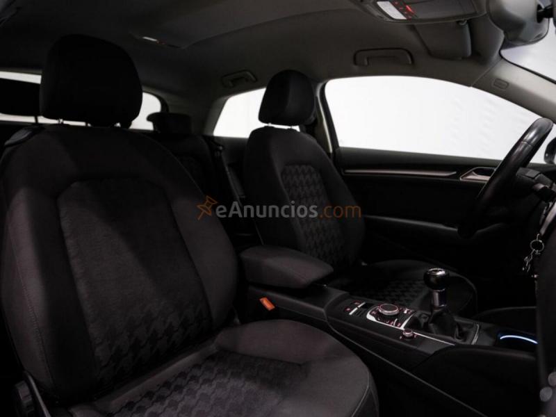 Audi A3 1.6 TDI clean d 110CV S line edition