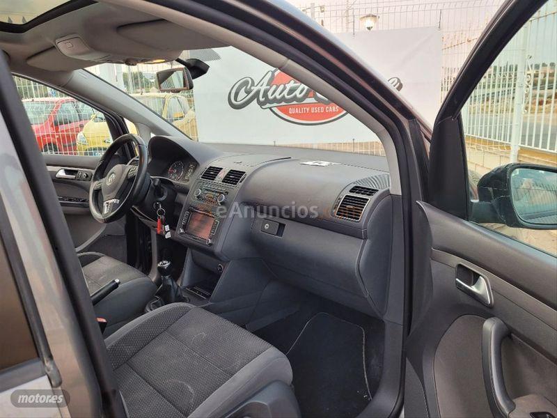 Volkswagen Touran 1.6 TDI 90cv Edition de 2010 con 180.000 Km por 9.490 EUR. en Alicante