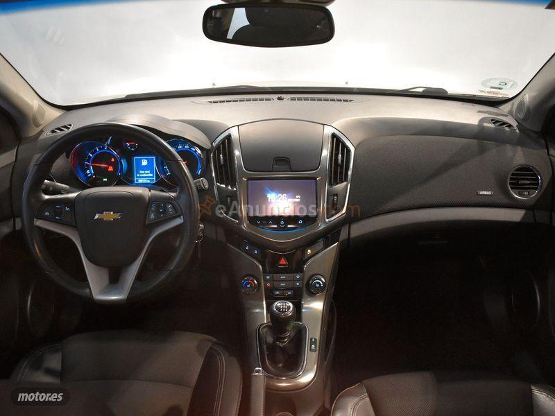 Chevrolet Cruze 1.4 LTZ de 2014 con 97.770 Km por 8.990 EUR. en Sevilla
