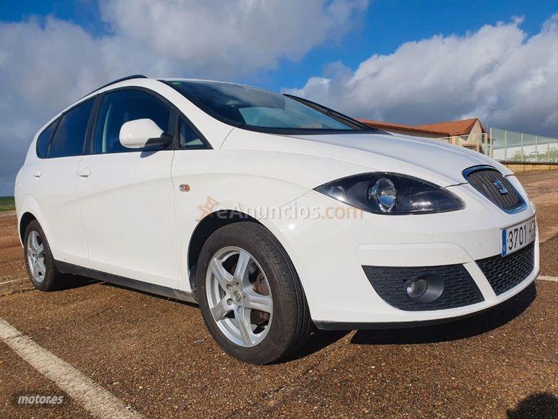 Seat Altea 1.6 TDI 105cv SS ITech EEcomotive de 2014 con 157.000 Km por 7.500 EUR. en Badajoz