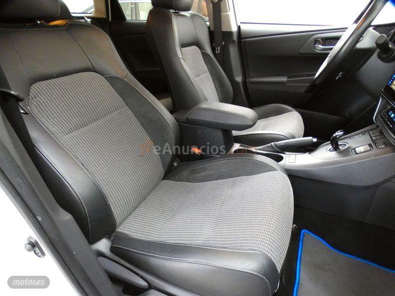 Toyota Auris 1.8 140H Advance Touring Sports de 2018 con 207.685 Km por 13.910 EUR. en Alicante