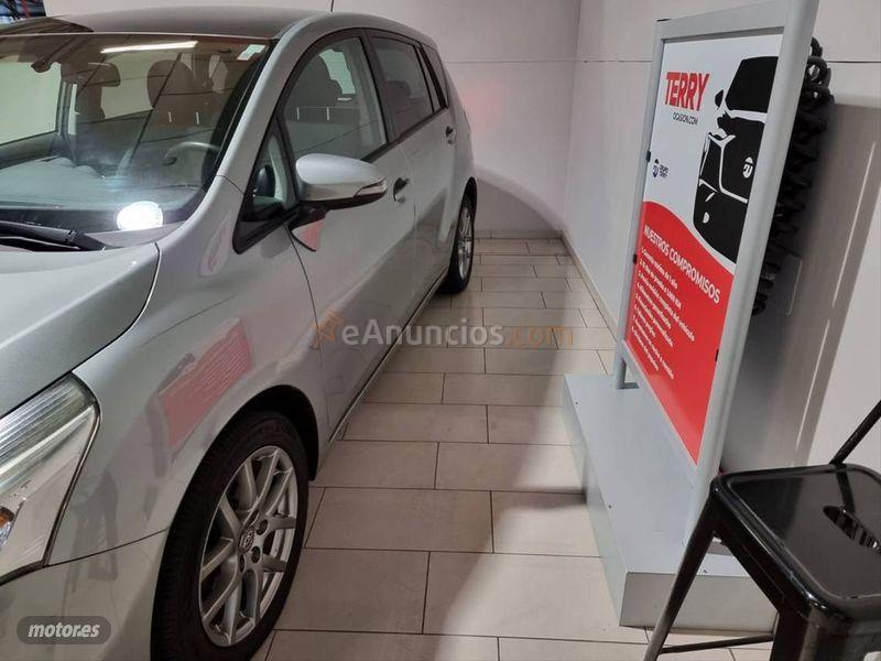 Toyota Verso 120D Comfort 5pl. de 2014 con 76.820 Km por 12.500 EUR. en Sevilla