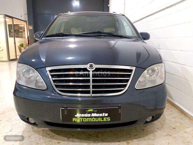 Ssangyong Rodius 270Xdi Limited de 2010 con 168.000 Km por 6.800 EUR. en Sevilla