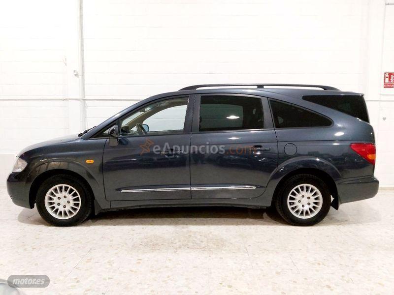 Ssangyong Rodius 270Xdi Limited de 2010 con 168.000 Km por 6.800 EUR. en Sevilla