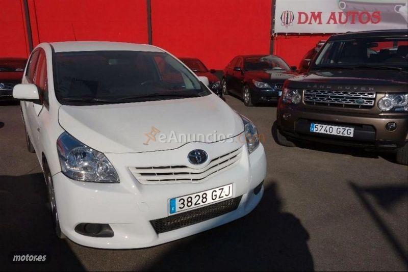 Toyota Verso 2.0 D4D Active 7pl. de 2010 con 410.000 Km por 3.990 EUR. en Valencia