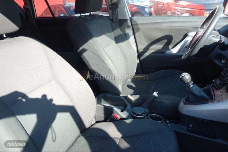 Toyota Verso 2.0 D4D Active 7pl. de 2010 con 410.000 Km por 3.990 EUR. en Valencia