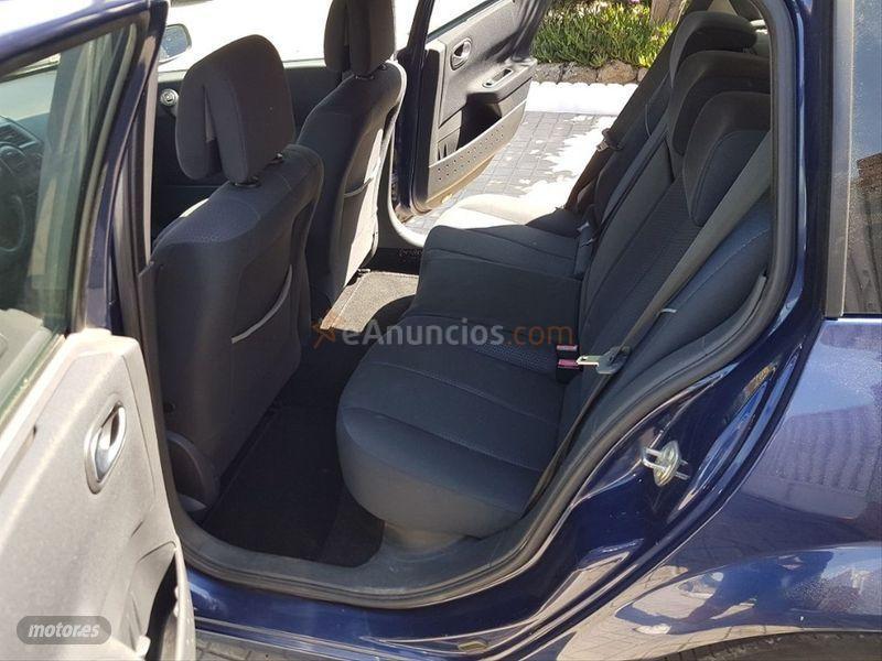 Renault Megane GRAND TOUR CONFORT EXPRESSION 1.6 16V de 2004 con 210.000 Km por 2.350 EUR. en Madrid