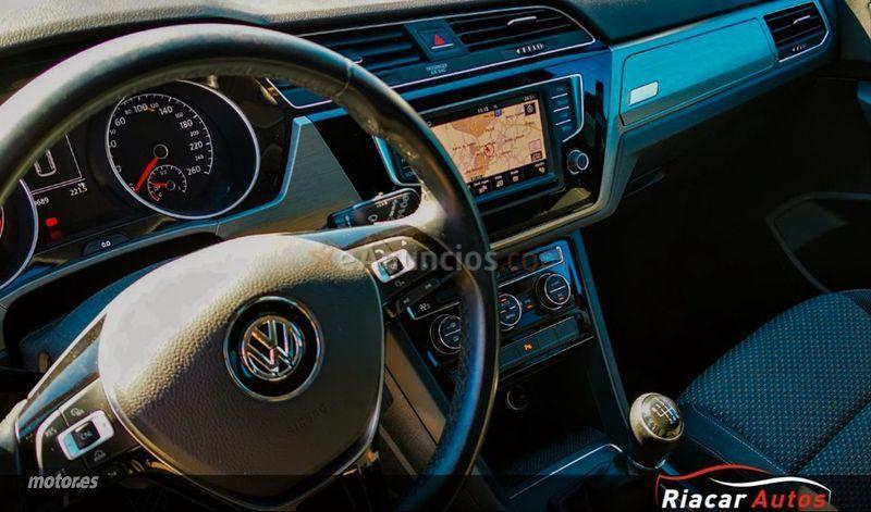 Volkswagen Touran Advance 2.0 TDI 110kW150CV BMT de 2017 con 139.000 Km por 18.700 EUR. en Pontevedra