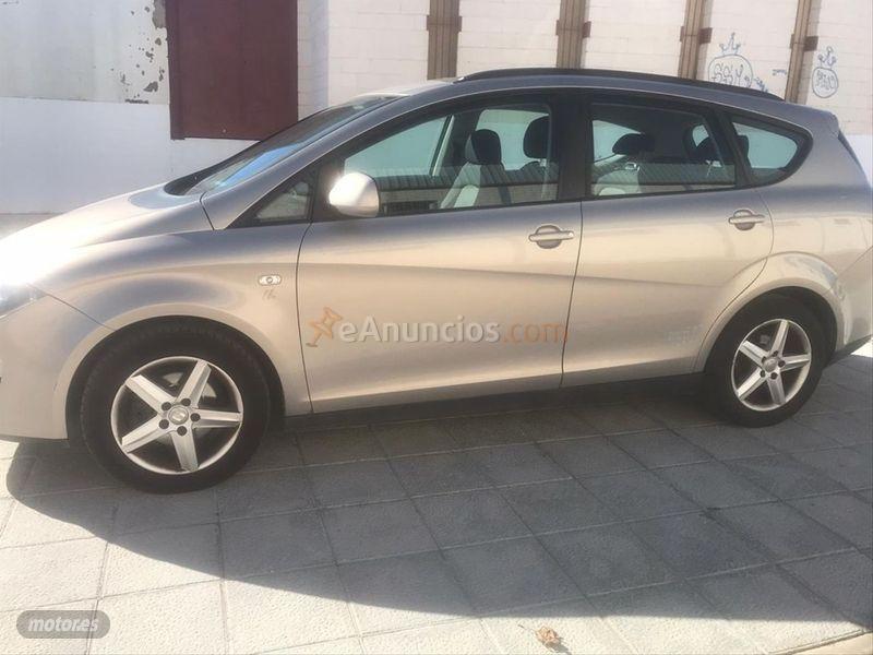 Seat Altea XL 1.6 102cv GLP Reference de 2012 con 290.000 Km por 3.600 EUR. en Badajoz