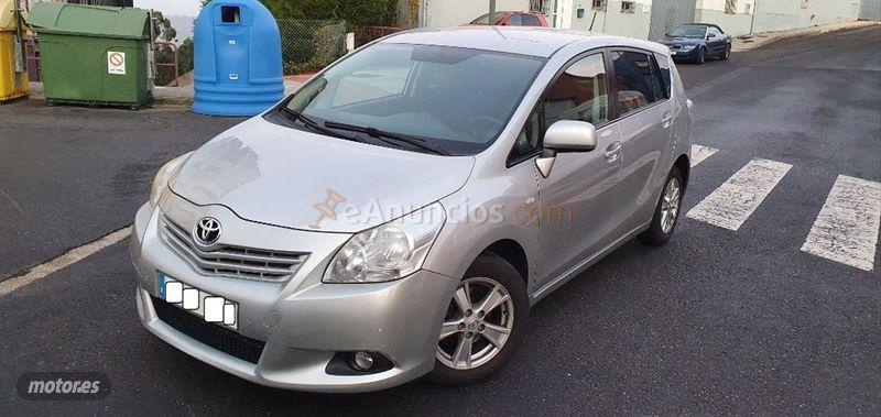 Toyota Verso 2.0 D4D Live 5pl. de 2010 con 290.000 Km por 6.350 EUR. en La Coruna