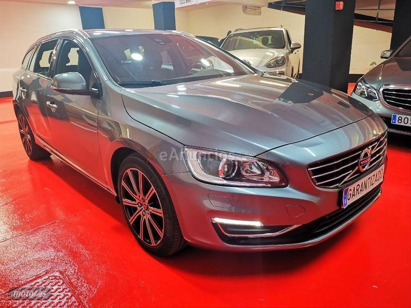 Volvo V 60 2.4 D5 Twin AWD Summum Auto de 2017 con 96.000 Km por 21.000 EUR. en Madrid