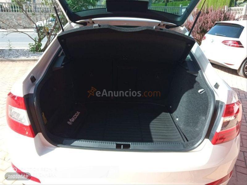 Skoda Octavia Combi 1.6 TDI 81KW 110cv Like de 2016 con 57.000 Km por 16.500 EUR. en Granada