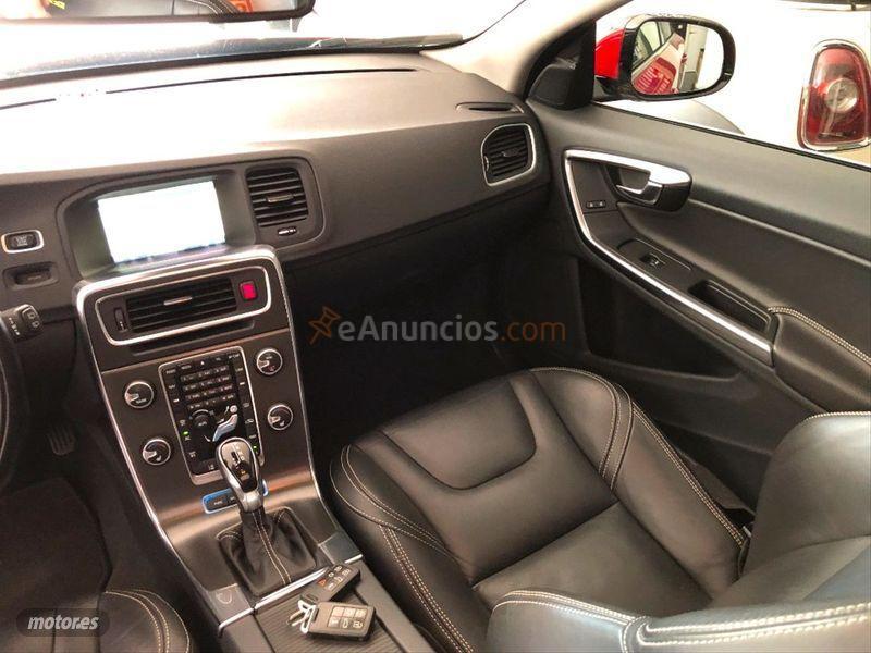 Volvo V 60 2.4 D6 Hibrido AWD Auto de 2013 con 215.000 Km por 15.900 EUR. en Madrid