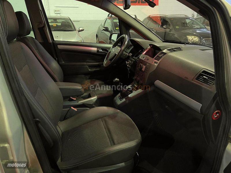 Opel Zafira Cosmo 1.9 CDTi 16v de 2007 con 165.000 Km por 5.999 EUR. en Cordoba
