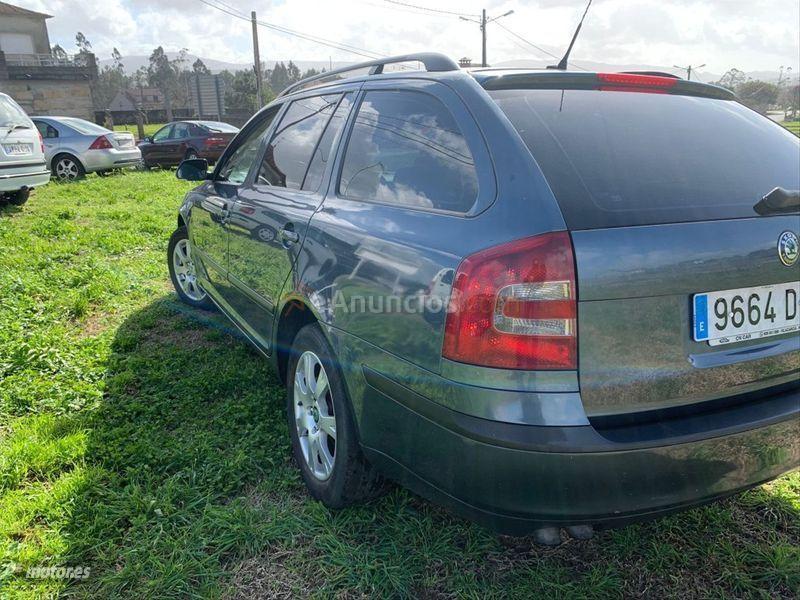 Skoda Octavia Combi 2.0 TDI Elegance de 2006 con 290.000 Km por 3.500 EUR. en Pontevedra