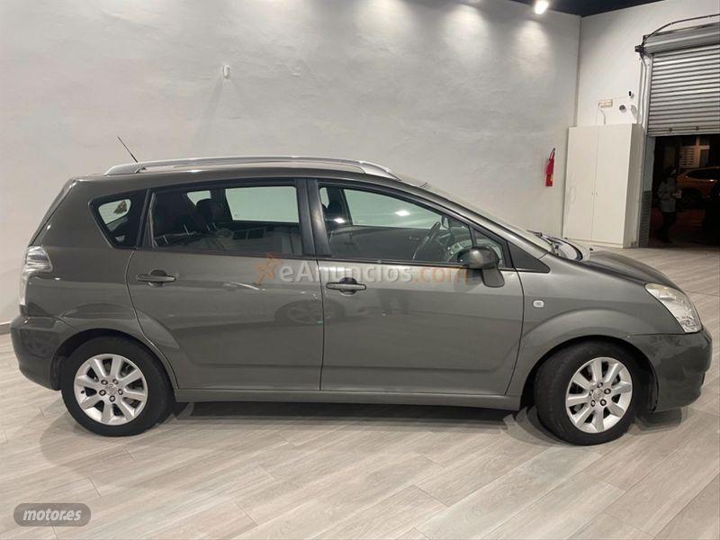 Toyota Corolla Verso 2.2 D4D 136cv Luna de 2006 con 165.000 Km por 3.750 EUR. en Barcelona