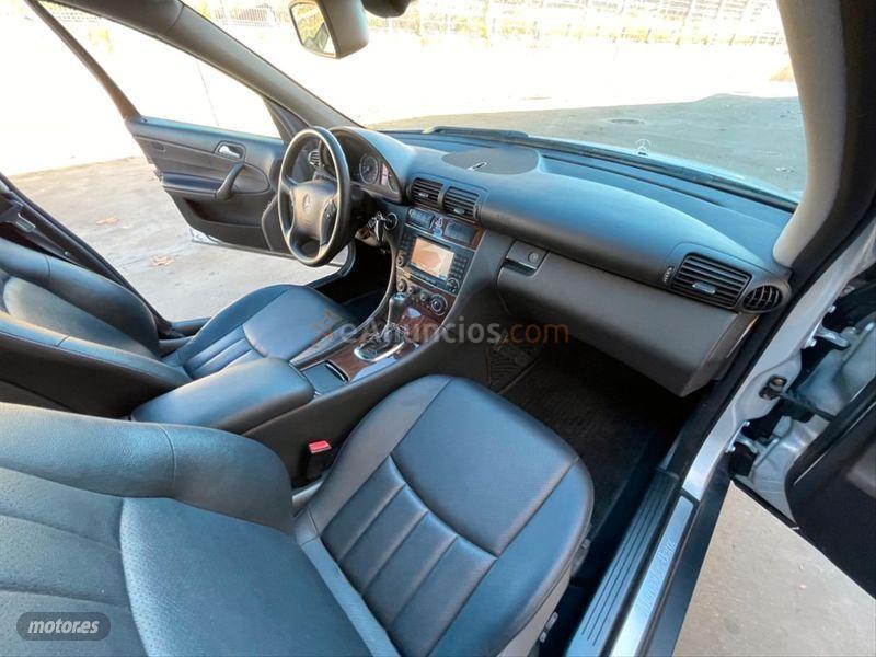 Mercedes Clase C C 220 CDI Elegance Familiar de 2007 con 304.000 Km por 4.490 EUR. en Madrid