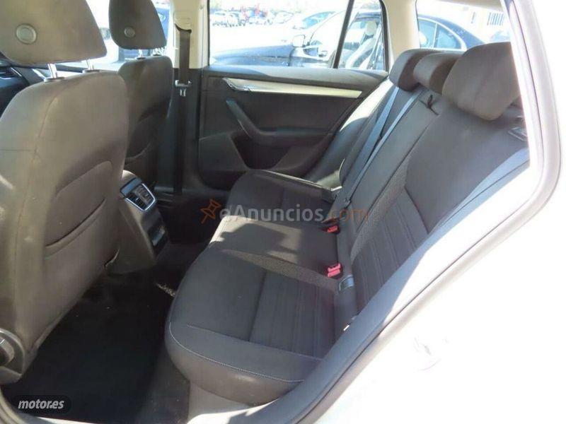 Skoda Octavia Combi 2.0 TDI CR 110KW 150CV Ambition de 2018 con 136.000 Km por 15.390 EUR. en Madrid