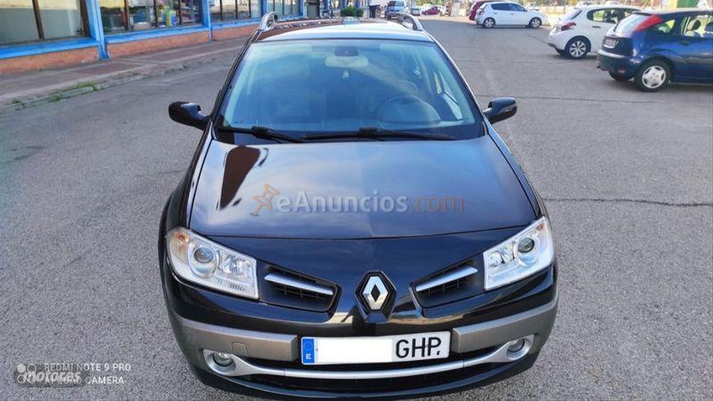 Renault Megane Grand Tour Dynamique 1.9dCi de 2008 con 238.000 Km por 3.500 EUR. en Madrid