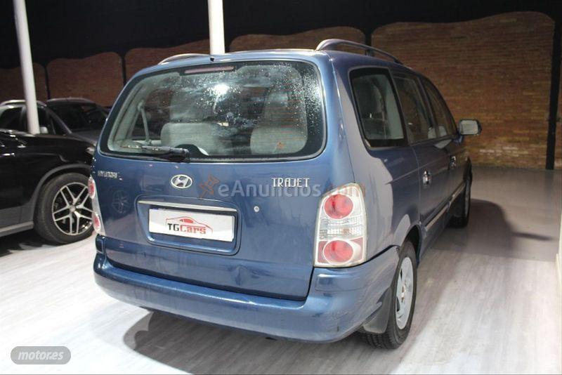Hyundai Trajet 2.0 16v GLS de 2006 con 230.000 Km por 4.490 EUR. en Barcelona
