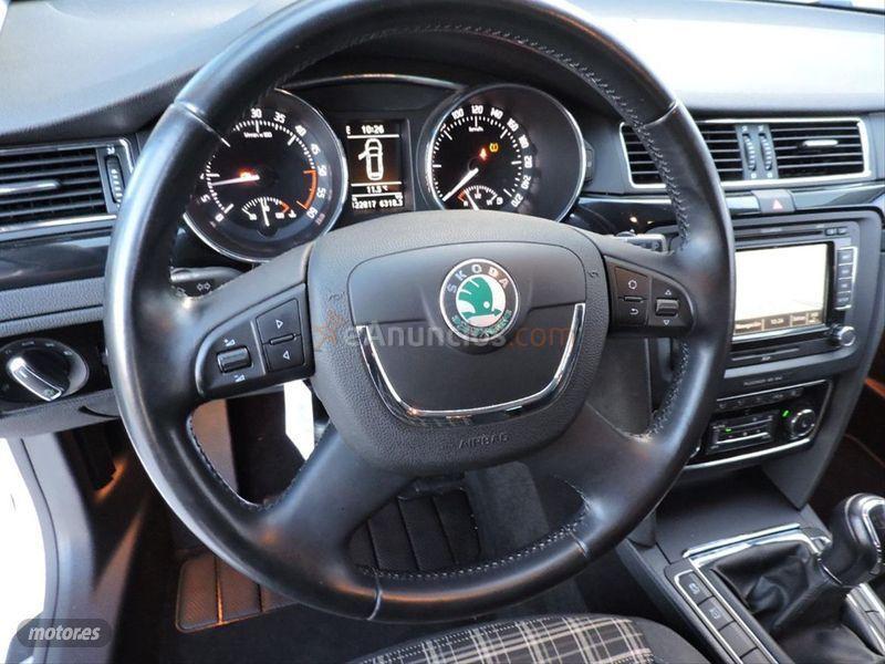 Skoda Superb Combi 2.0 TDI CR 170cv DPF Ambition de 2012 con 122.817 Km por 13.800 EUR. en La Rioja