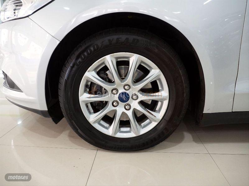 Ford Mondeo 2.0 TDCi 150CV Business SportBreak de 2016 con 142.462 Km por 12.300 EUR. en Sevilla