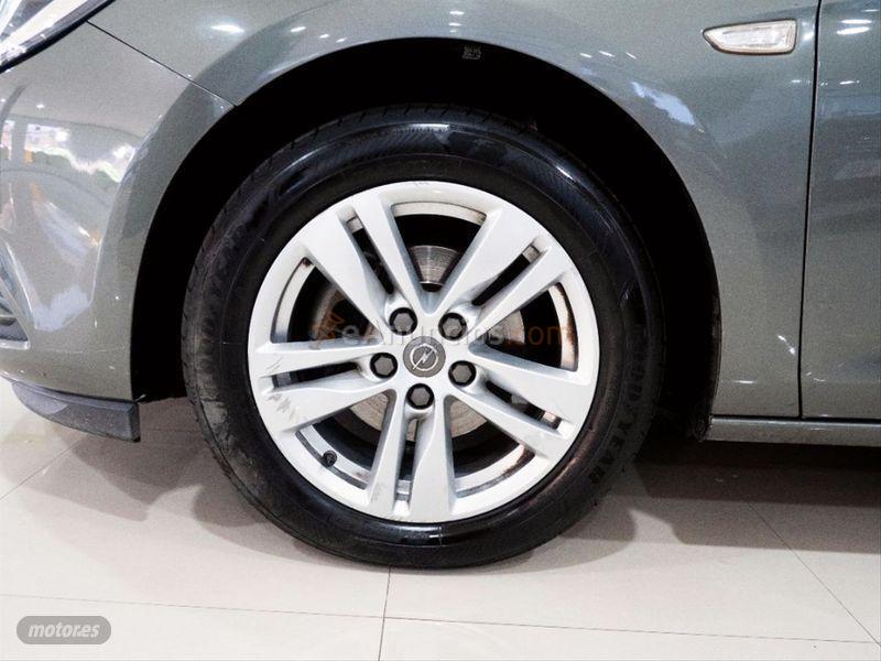 Opel Astra 1.6 CDTi 110 CV Business ST de 2016 con 124.883 Km por 9.900 EUR. en Madrid