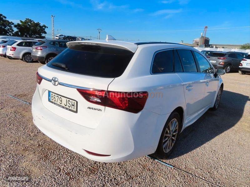 Toyota Avensis 1.6 115D ADVANCE TS de 2016 con 239.000 Km por 9.300 EUR. en Sevilla