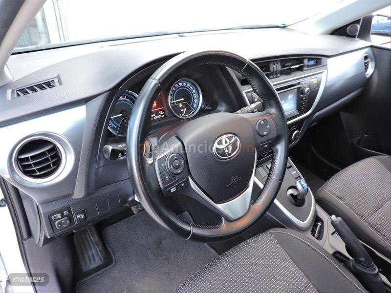 Toyota Auris Hybrid Active Touring Sports de 2014 con 109.298 Km por 12.900 EUR. en La Rioja
