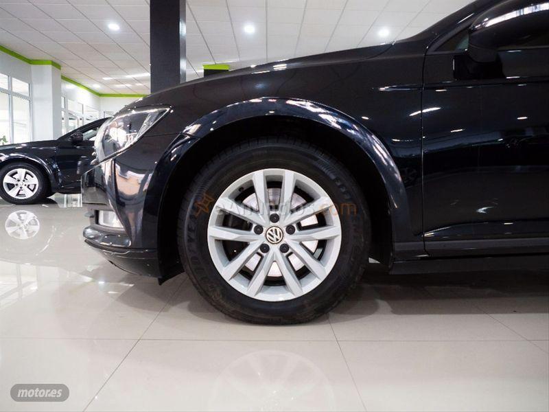 Volkswagen Passat Advance 2.0 TDI 110kW 150CV Variant de 2018 con 129.982 Km por 18.000 EUR. en Cadiz