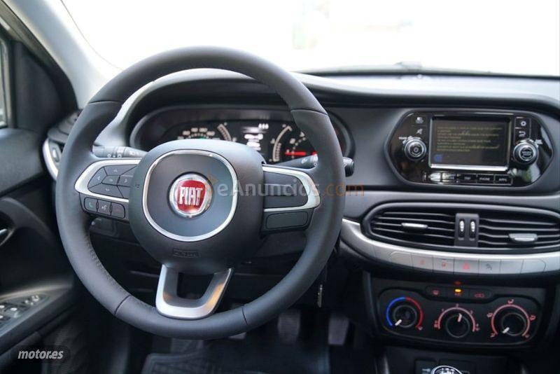 Fiat Tipo 1.4 16v Easy 70kW 95CV gasolina SW de 2018 con 67.000 Km por 11.750 EUR. en Malaga
