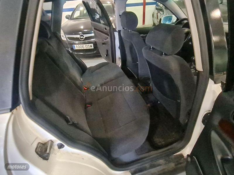 Audi A4 1.8 T AVANT QUATTRO de 1998 con 350.000 Km por 1.200 EUR. en Asturias