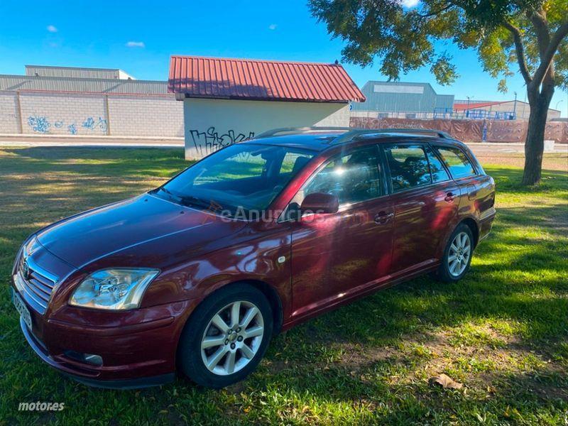 Toyota Avensis 1.8 VVTi Sol Wagon de 2006 con 160.000 Km por 2.400 EUR. en Badajoz