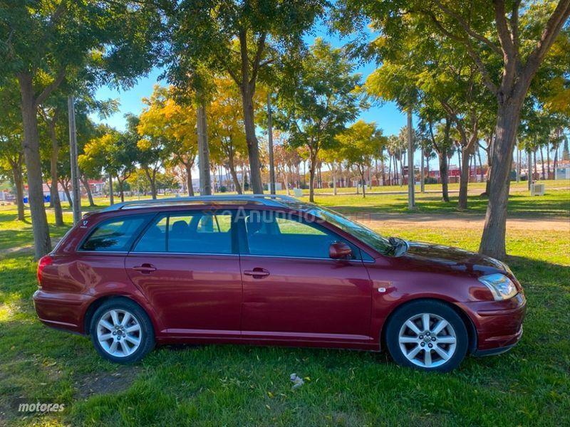 Toyota Avensis 1.8 VVTi Sol Wagon de 2006 con 160.000 Km por 2.400 EUR. en Badajoz
