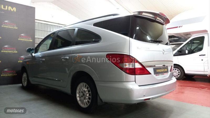 Ssangyong Rodius 270Xdi Premium de 2007 con 153.000 Km por 7.790 EUR. en Cantabria