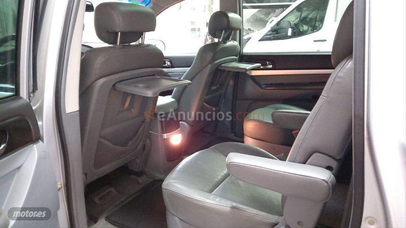 Ssangyong Rodius 270Xdi Premium de 2007 con 153.000 Km por 7.790 EUR. en Cantabria
