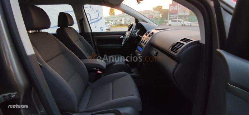 Volkswagen Touran 2.0 TDI 140cv Advance de 2010 con 199.000 Km por 8.680 EUR. en Barcelona