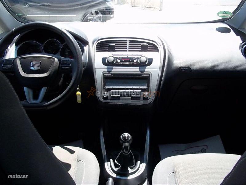 Seat Altea XL 1.6 TDI 105cv EEcomotive Style de 2011 con 104.000 Km por 7.900 EUR. en Badajoz