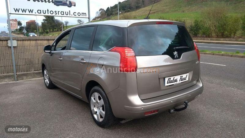 Peugeot 5008 Access 1.6 HDI 112 FAP de 2011 con 164.000 Km por 9.900 EUR. en Cantabria