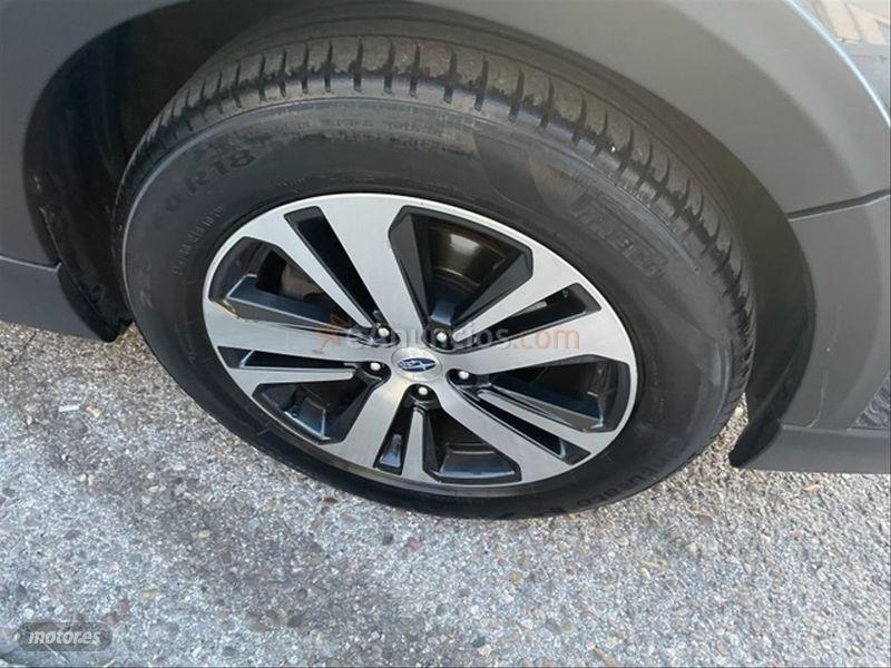 Subaru Outback 2.5i Executive Plus S CVT Lineartr. AWD de 2018 con 99.000 Km por 27.890 EUR. en Madrid