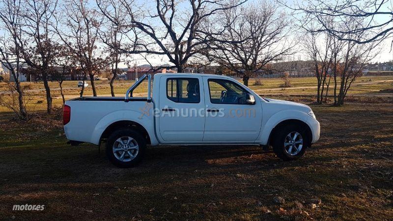 Nissan Navara 2.5 dCi LE Doble Cabina Pack Tecn 4X4 de 2010 con 378.000 Km por 10.499 EUR. en Avila
