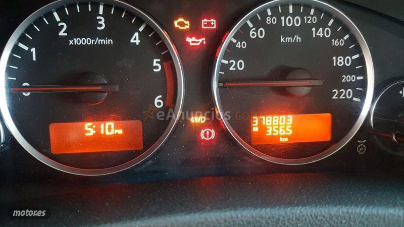 Nissan Navara 2.5 dCi LE Doble Cabina Pack Tecn 4X4 de 2010 con 378.000 Km por 10.499 EUR. en Avila