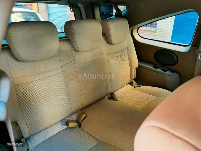 Ssangyong Rodius 270Xdi Premium Auto de 2013 con 154.125 Km por 9.490 EUR. en Granada