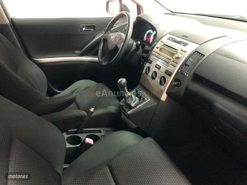 Toyota Corolla Verso 2.2 D4D 136cv Luna de 2007 con 148.021 Km por 5.700 EUR. en Sevilla