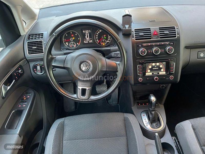 Volkswagen Touran 1.6 TDI 105cv DSG Edition de 2013 con 162.000 Km por 10.990 EUR. en Barcelona