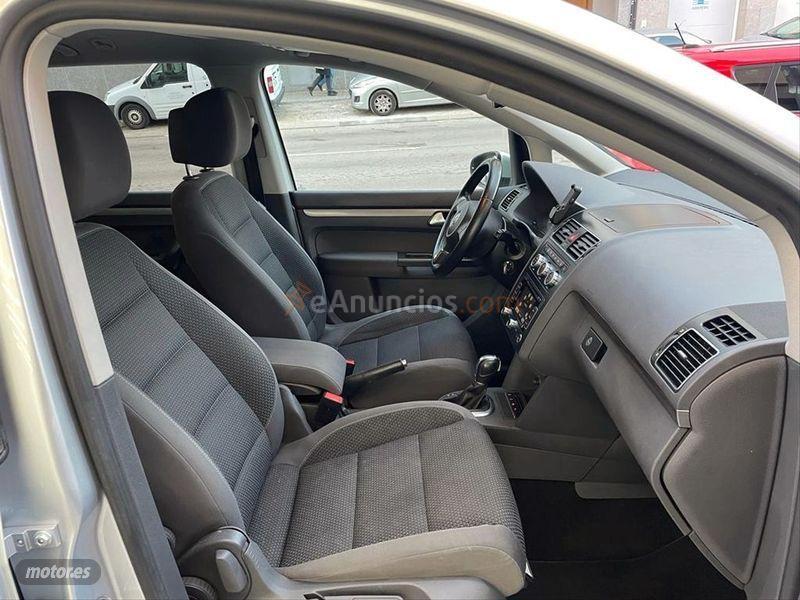 Volkswagen Touran 1.6 TDI 105cv DSG Edition de 2013 con 162.000 Km por 10.990 EUR. en Barcelona