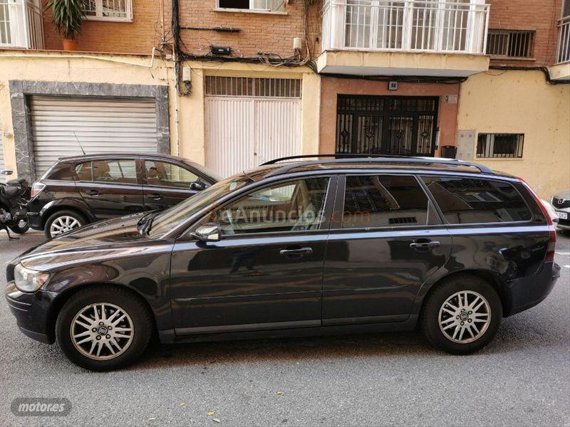 Volvo V 50 1.6D Momentum de 2005 con 199.000 Km por 4.390 EUR. en Granada
