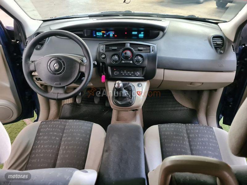 Renault Scenic CONFORT AUTHENTIQUE 1.4 16V de 2005 con 180.000 Km por 2.400 EUR. en Salamanca