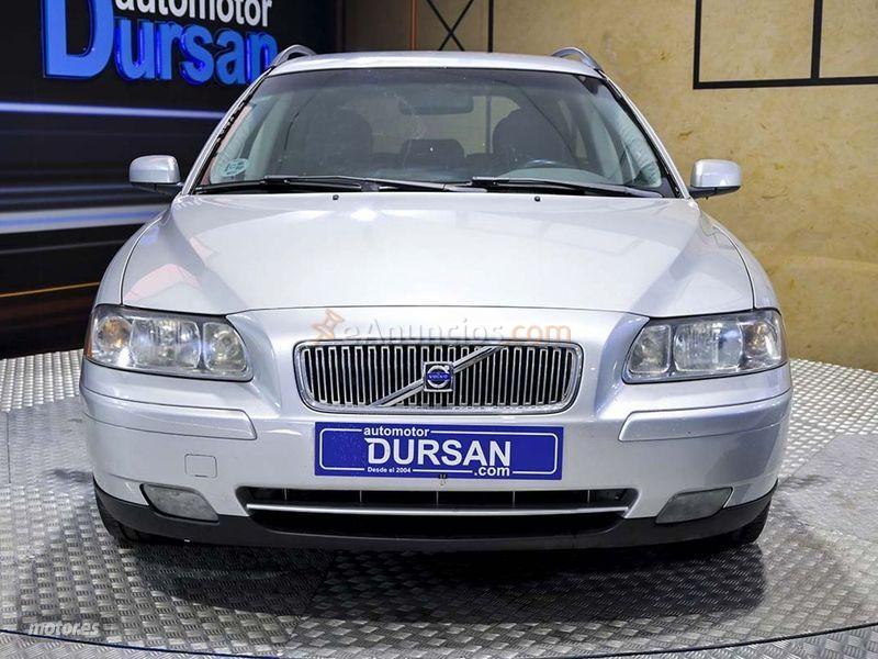 Volvo V 70 2.4 140 Momentum de 2006 con 147.360 Km por 4.890 EUR. en Madrid
